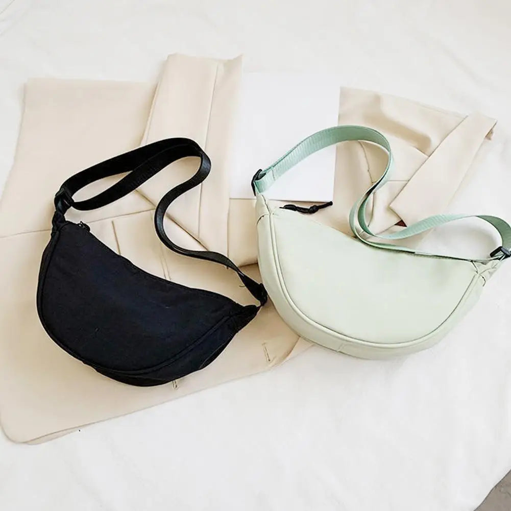 Bolsa Tiracolo de Nylon Hobo, Fashion Dumpling, Pequena e Casual, com Alça Ajustável para Ombro - Bolsa Feminina